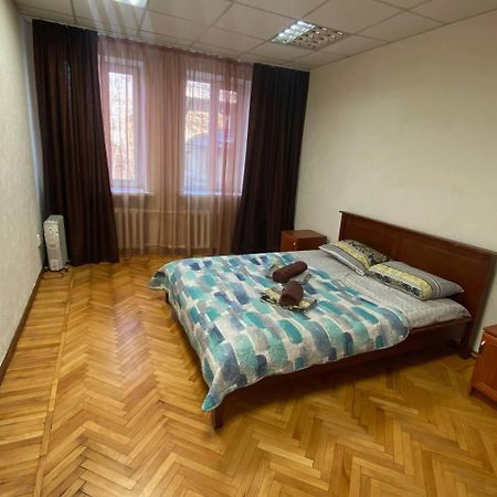 Apartments On Moskovskaja นิปโปร ภายนอก รูปภาพ