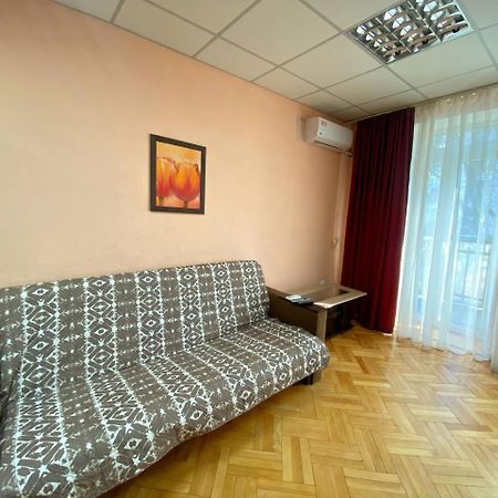 Apartments On Moskovskaja นิปโปร ภายนอก รูปภาพ